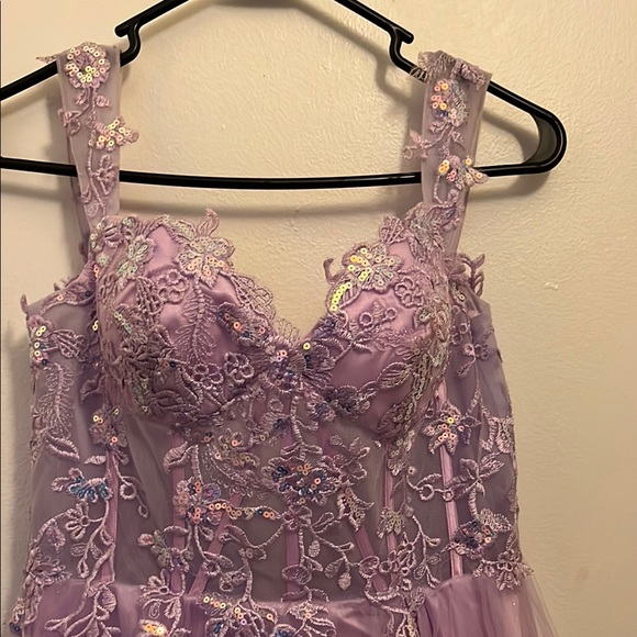 Elegant Lavender Prom Dress - Picture 2 of 3